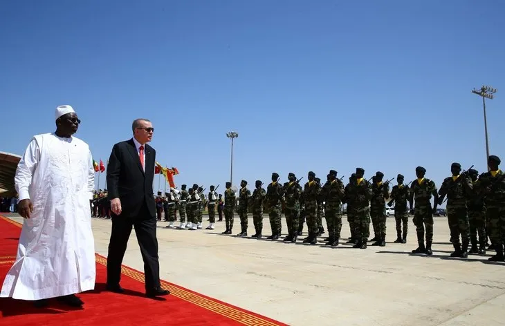 Cumhurbaşkanı Erdoğan, Senegal’den resmi törenle uğurlandı