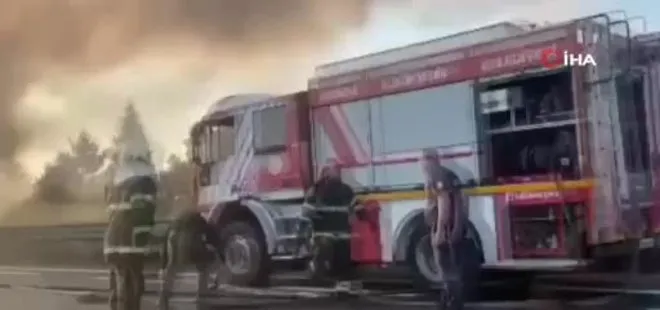 TEM Otoyolu'nda talaş yüklü kamyon alevlere teslim oldu