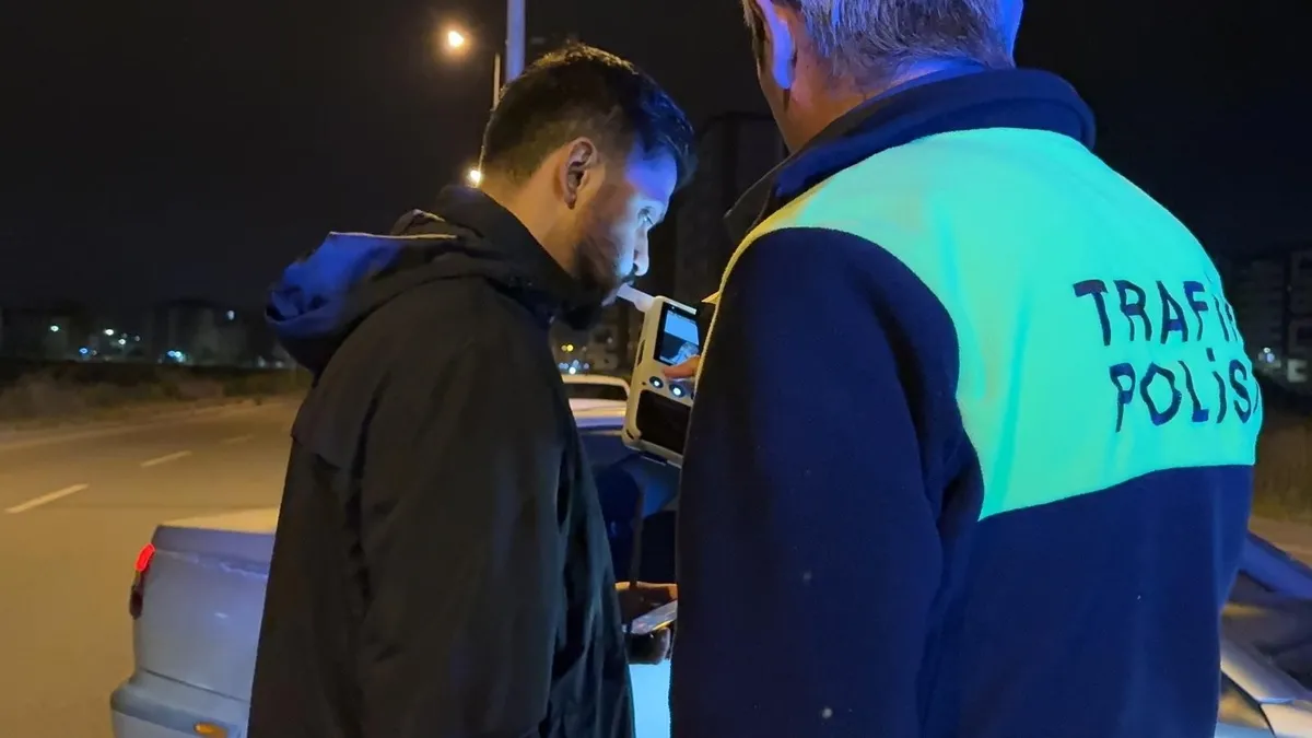 Kayseri’de polisten kaçan alkollü sürücüye 250 bin TL ceza kesildi: “Ne olursa olsun kaçmayın”