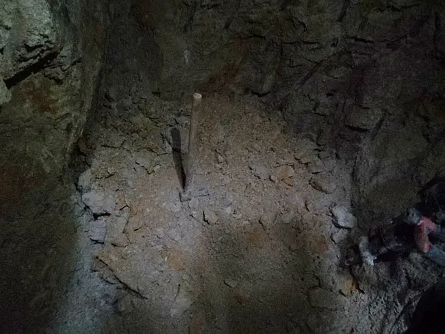 Eskişehir’de kaçak define kazısı yapan 15 kişi 10 dinamit lokumu ile yakalandı