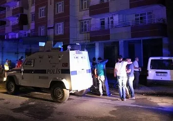 Yangına giden itfaiye erlerine saldırı