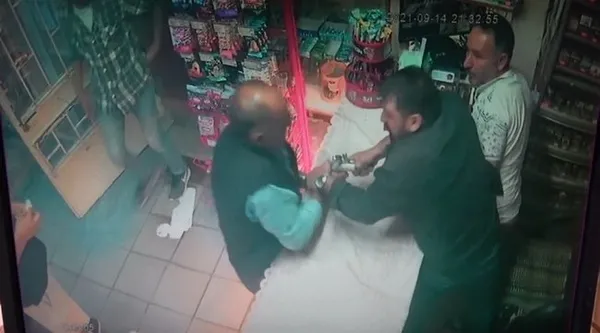 İstanbul Sultangazi'de dehşet! Rakip marketçinin kafasına silah dayadı - 4