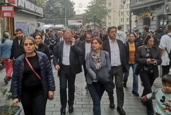 hdpnin-kimyasal-silah-provokasyonuna-polis-engeli-121-kisi-gozaltinda-1667761602719.jpg HDP'nin 'kimyasal silah' provokasyonuna polis engeli: 121 kişi gözaltında - 1