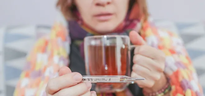 Tüketen hemen iyileşiyor! Soğuk algınlığını geçiren karabiber çayının faydaları...