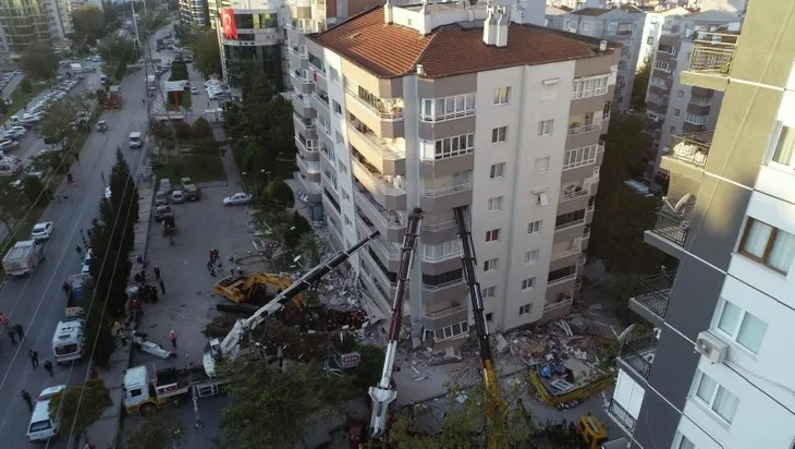 Depremin merkez üssünde dikkat çeken kare!