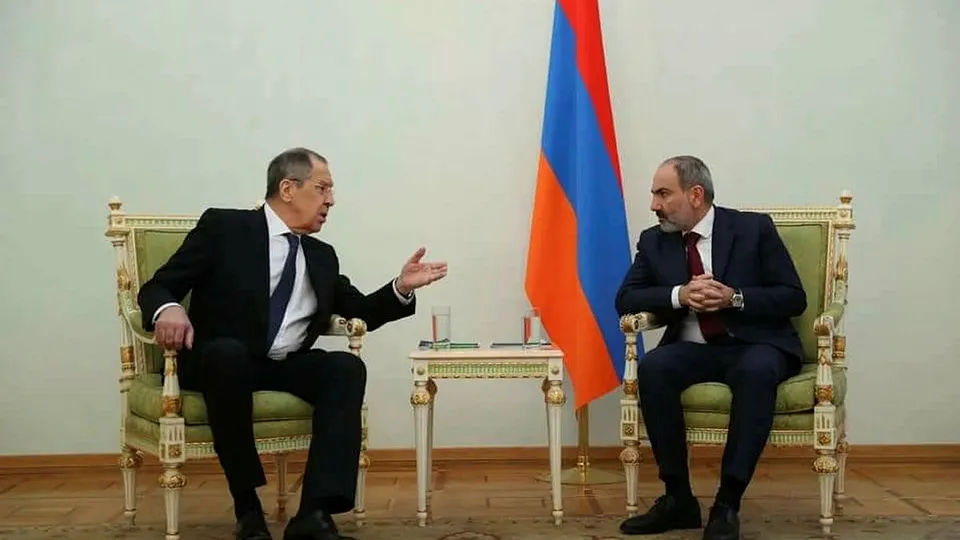 Ermenistan ile Rusya arasında bayrak krizi | Rus Bakanlar Sergey Şoygu ve Dışişleri Bakanı Sergey Lavrov...