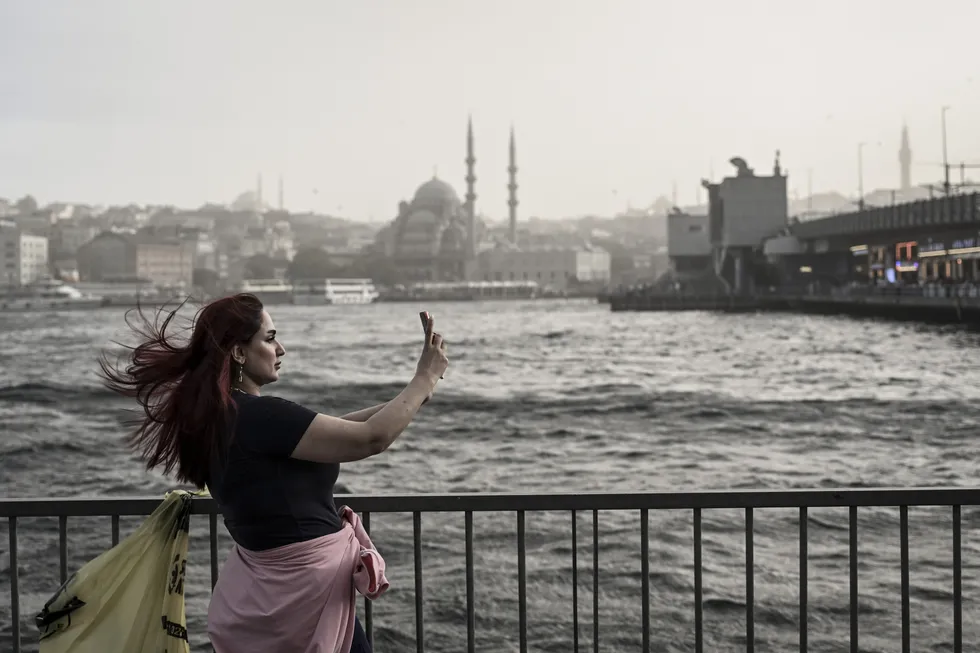 "Kırmızı" yağış kütlesi Türkiye'ye giriş yaptı: İstanbul’da kara bulutlar gökyüzünü kapladı! Sıcaklıklar birden düşecek - 4