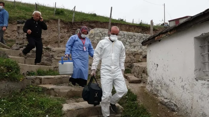 Son dakika: Karadeniz yaylalarında ’aşı’ mesaisi! Sağlık ekipleri kapı kapı dolaşıyor