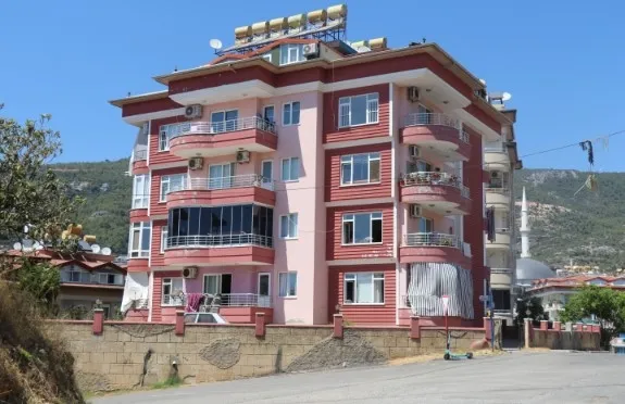 danimarkadan-gelen-gurbetci-aileyi-saskina-ceviren-olay-tapulu-evlerine-baskasi-yerlesmis-1658913814459.jpg Danimarka’dan gelen gurbetçi aileyi şaşkına çeviren olay! Tapulu evlerine... - 1