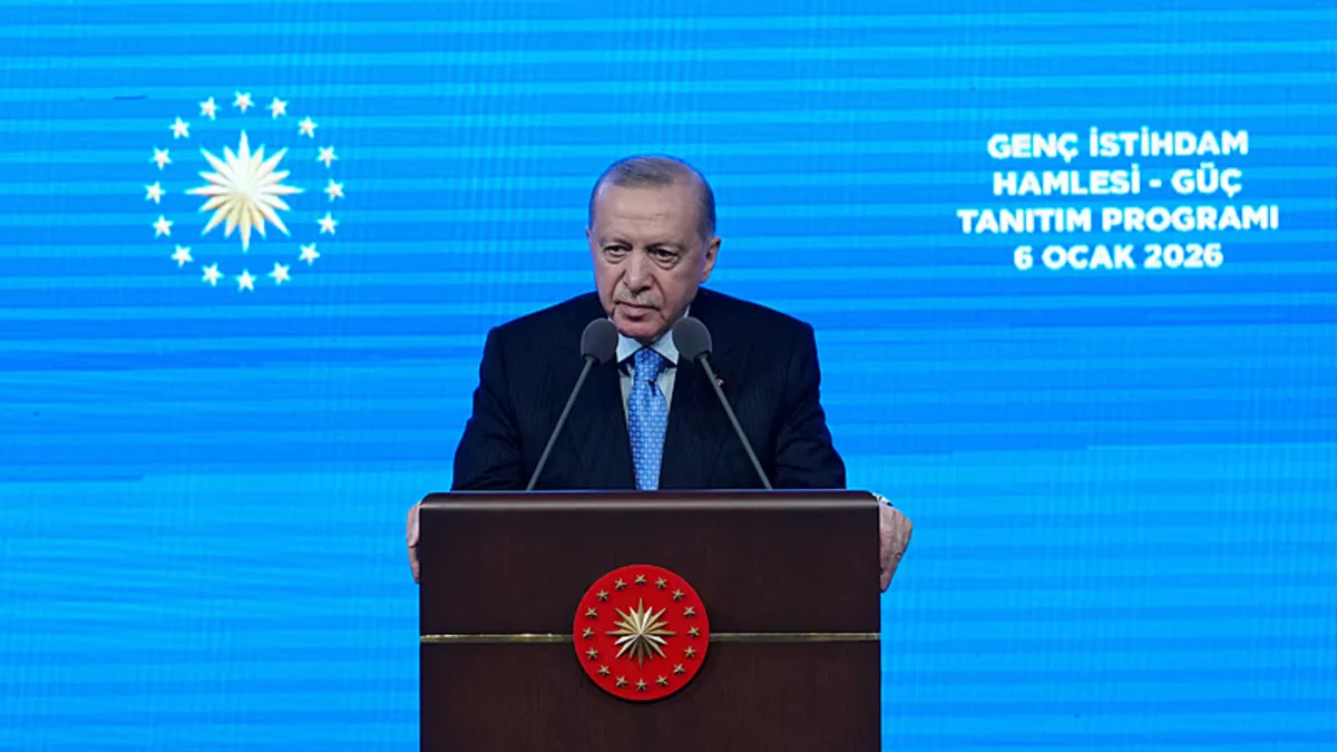 Başkan Erdoğan'dan gençlere peş peşe müjdeler: Her öğrenciye bir danışman atanacak