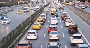 Yola çıkacaklar dikkat! Bazı yollar trafiğe kapatıldı