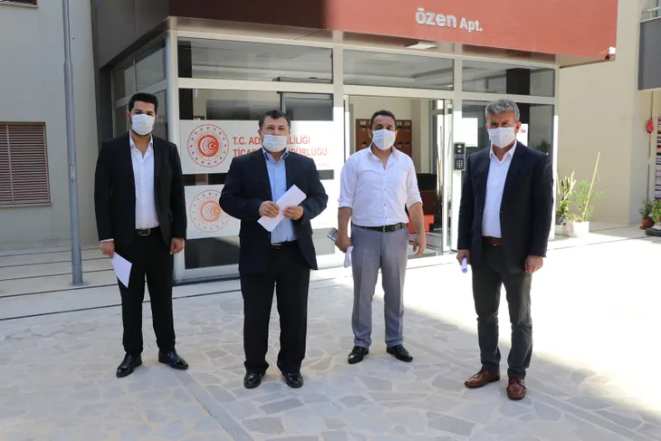 adanada-pazarda-denetim-yapan-memurlar-darp-edildi-1588769170780.jpg Adana'da pazarda denetim yapan memurlar darp edildi - 1
