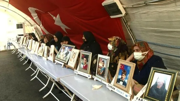 Diyarbakır annelerinden Kemal Kılıçdaroğlu’na kırmızı kart! Kendisi gidemedi aracı gönderdi