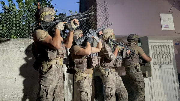 CHP’li Seyhan Belediyesi’ne ’PKK’ operasyonu