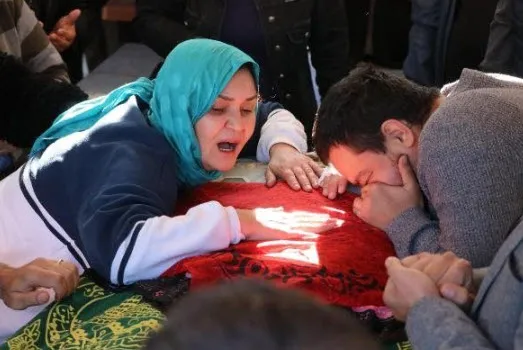 Son dakika: Boğazı kesilerek öldürülen Şebnem Şirin'in katili Furkan Zıbıncı tutuklandı! Cenazede annesinin sözleri yürek dağladı - 5