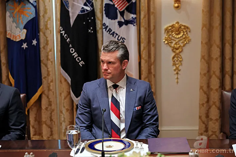 Trump-Zelenskiy görüşmesinde küfürler havada uçuştu! "Kabul edin yoksa Rusya sizi yok eder!" 11