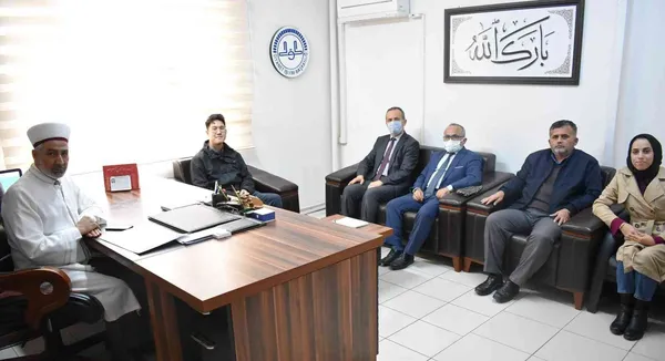 ABD’li Anthony Manisa’da kelime-i şehadet getirip Müslüman oldu