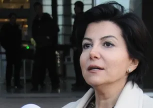 Sedef Kabaş Cumhurbaşkanına hakaret suçundan gözaltına alındı