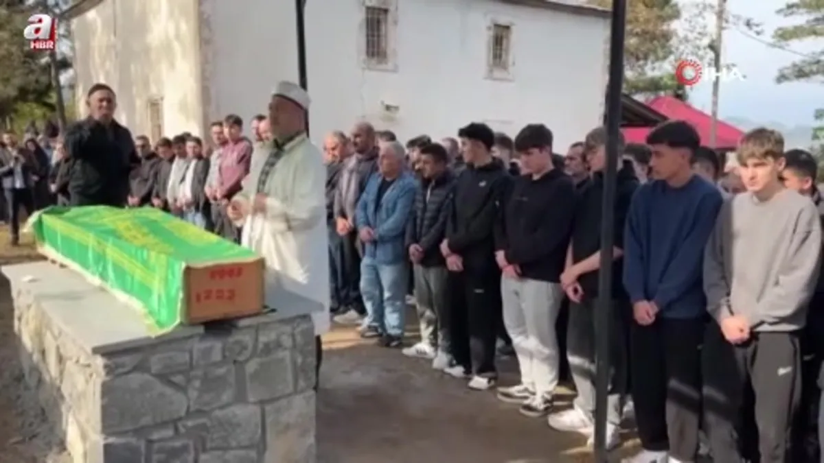 Giresun’da genç futbolcu Samet Şahin son yolculuğuna uğurlandı