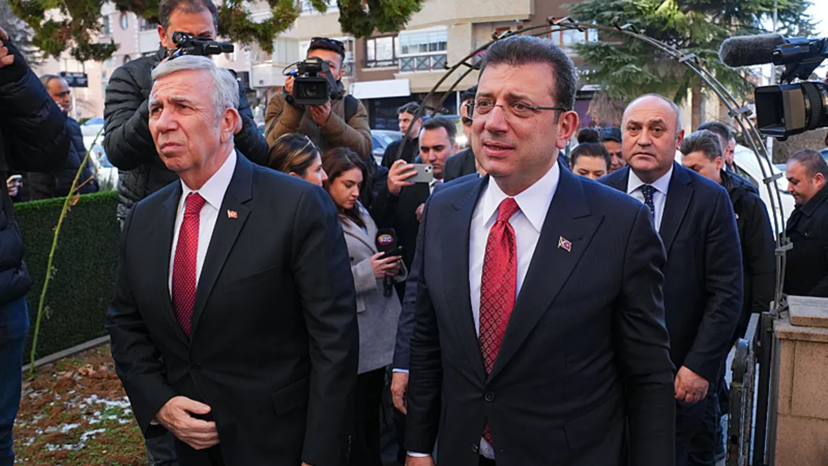 Mansur Yavaş'tan İmamoğlu'na rest: Diğer seçenekler her zaman gündemde