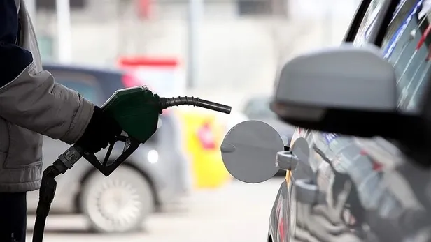 16-ekim-benzin-ve-motorin-litre-fiyati-ne-kadar-kac-tl-motorine-indirim-var-mi-il-il-guncel-litre-fiyatlari-is-1665902713771.jpg 17 Ekim Benzin ve Motorin litre fiyatı ne kadar, kaç TL? Motorine indirim var mı? İl il güncel litre fiyatları! İstanbul, Ankara, İzmir... - 2