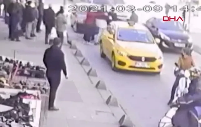 İstanbul’da taksici ve kadını darp eden öfkeli adam gençlerden dayak yedi - 3