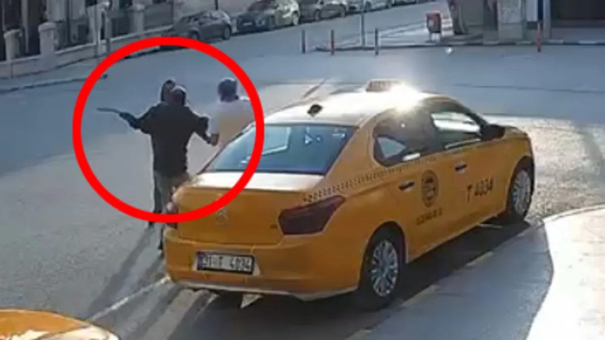 Satırla dehşet saçtı! Bir saatte 3 yaralı