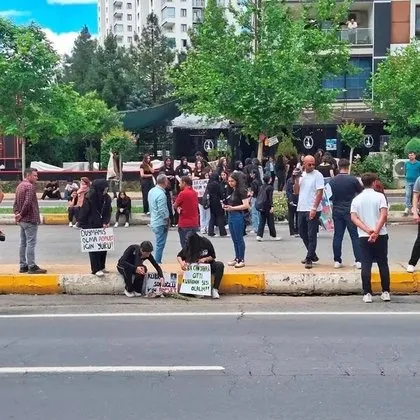 La condanna richiesta per l'autista senza patente che ha tolto la vita alla diciottenne Kübra Sofioğlu ha suscitato indignazione nella famiglia.