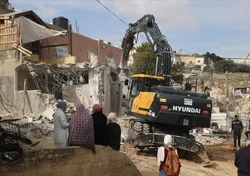 İsrail güçleri Batı Şeria'da Filistinlilere ait bir evi yıktı