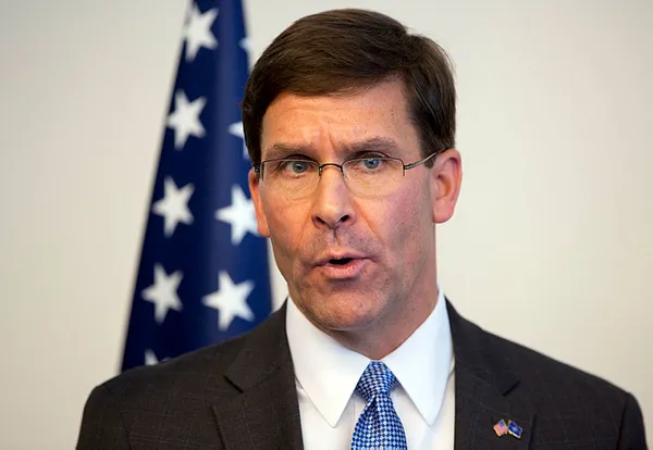 Trump'ın adayı Mark Esper Savunma Bakanlığı için onay aldı - 1