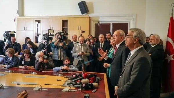 HDP'li Sırrı Sakık Kılıçdaroğlu ile yapılan kirli pazarlığı meydanlarda haykırdı! Teröristbaşı Öcalan ve Demirtaş'a özgürlük sözü: Zindanların kapısını açacağız - 3