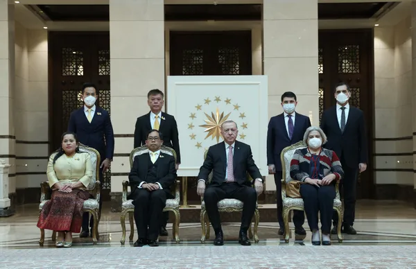 Son dakika: Başkan Erdoğan'dan Külliye'de peş peşe önemli kabuller! Güven mektubu sundular - 3