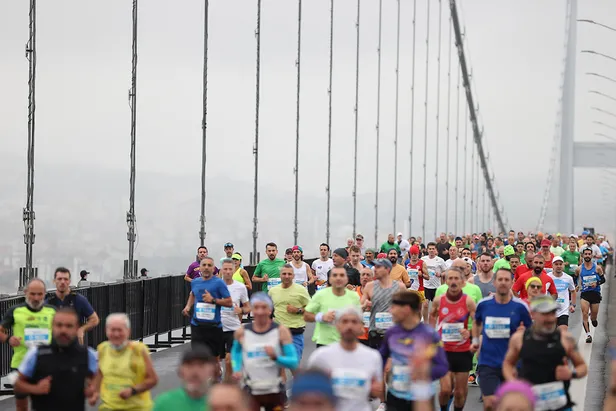Maraton koşusu 2022 hangi yollar kapalı? İstanbul Maratonu saat kaçta başlıyor? Bugün 15 Temmuz Şehitler Köprüsü, Avrasya Tüneli açık mı, kapalı mı?