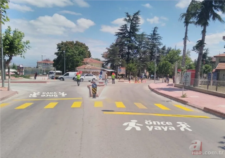 81 ile genelge gönderildi! Yaya ve okul geçitlerine "Önce Yaya" görselleri çizilecek 8