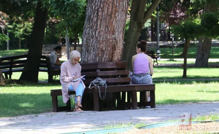 Adana’da kavurucu sıcaklar günlük yaşamı zorlaştırdı! Termometreler 43 dereceyi gösterdi