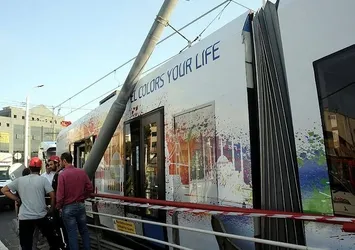 İstanbul'da tramvay raydan çıktı
