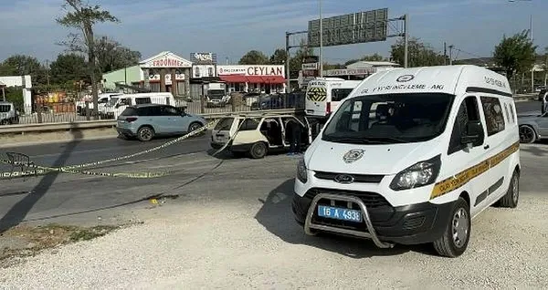 1693560823227.jpeg Bursa'da sokak ortasında kan donduran vahşet! Kaçmaya çalışan karısını defalarca bıçakladı - 2