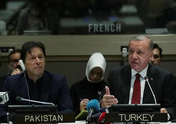 Pakistan Başbakanı İmran Han'dan Başkan Erdoğan'a Keşmir teşekkürü