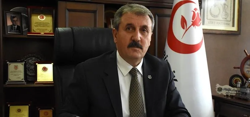 Mustafa Destici: Şehitlerimizin kanı siyasi bölücülerin ellerinde de var