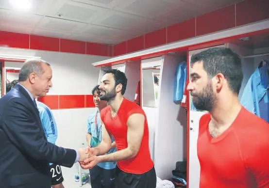 Erdoğan'dan Ay-Yıldızlılara destek - 1