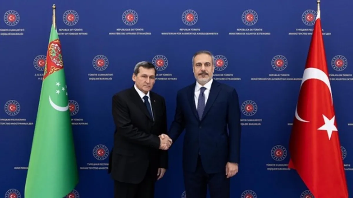 Ankara-Aşkabat hattında önemli temas! Bakan Fidan, Türkmenistanlı mevkidaşı ile görüştü