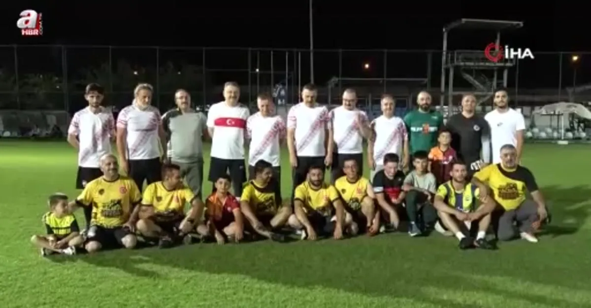 Yeşil sahada renkli buluşma