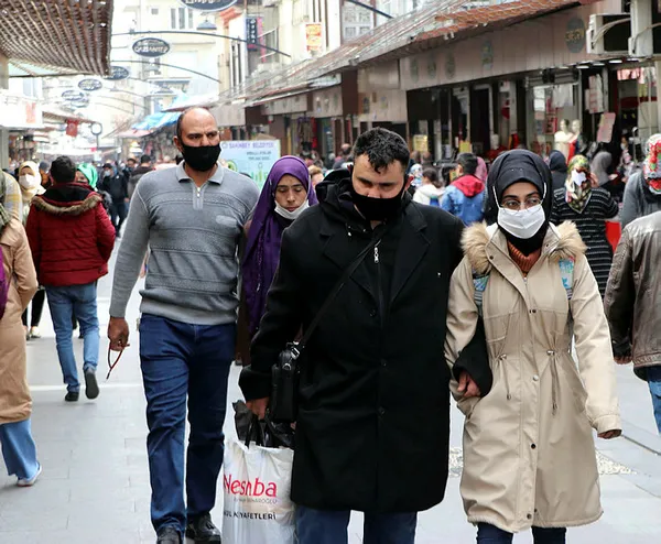 Koronavirüste 3. pik endişesi! Bu tarihe dikkat: Yeni kısıtlamalar gelebilir