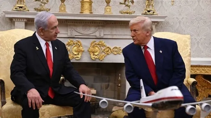 tel-avivde-hayal-kirikligi-israil-ve-abd-arasinda-buyuk-catlak-netanyahunun-o-planina-trumptan-ret-1744872720777.jpg ABD Başkanı Donald Trump ve İsrail Başbakanı Binyamin Netanyahu (AFP)