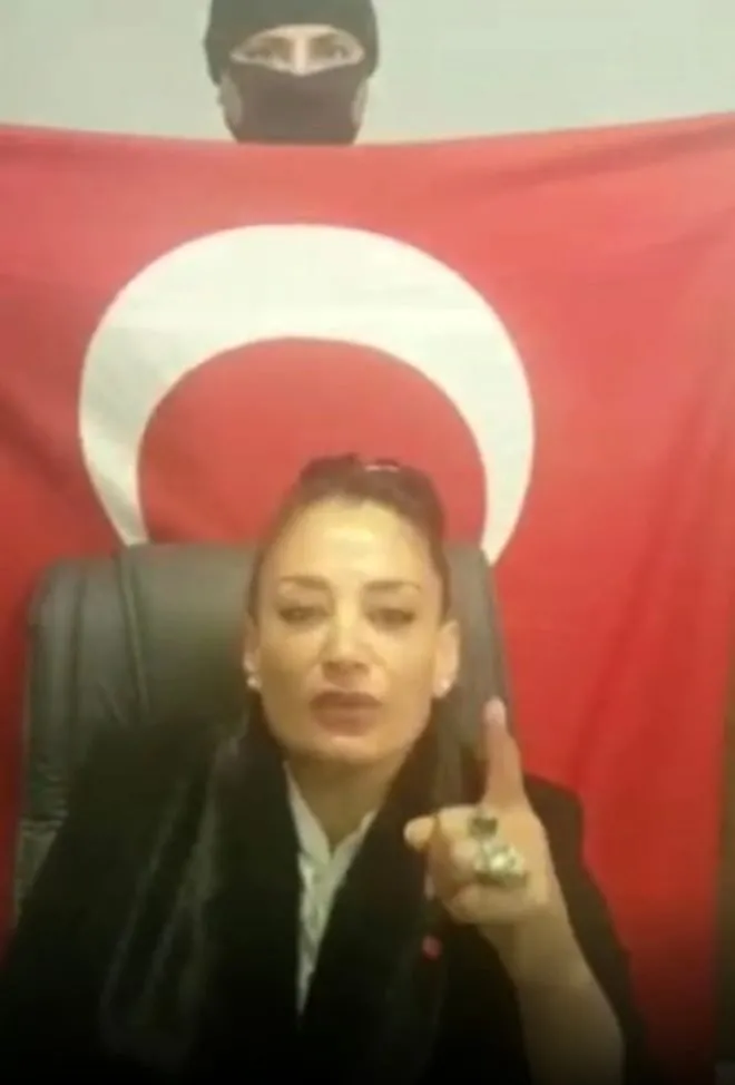Sedat Peker’i tehdit eden ’Hanımağa’ Güniz Akkuş pozlarıyla sosyal medyayı salladı!