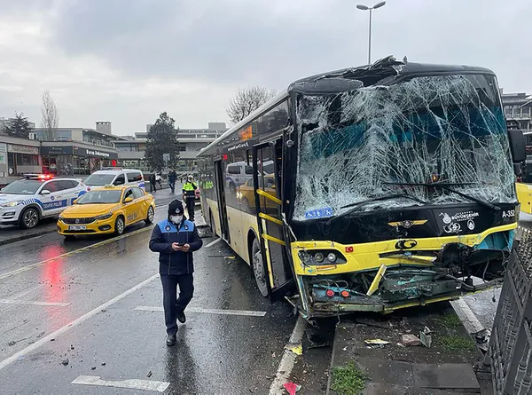 Son dakika | Fatih’te İETT otobüsleri çarpıştı! Yaralılar var