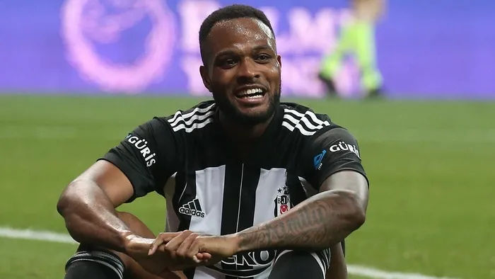Beşiktaş'ta Cyle Larin sakatlandı - 1