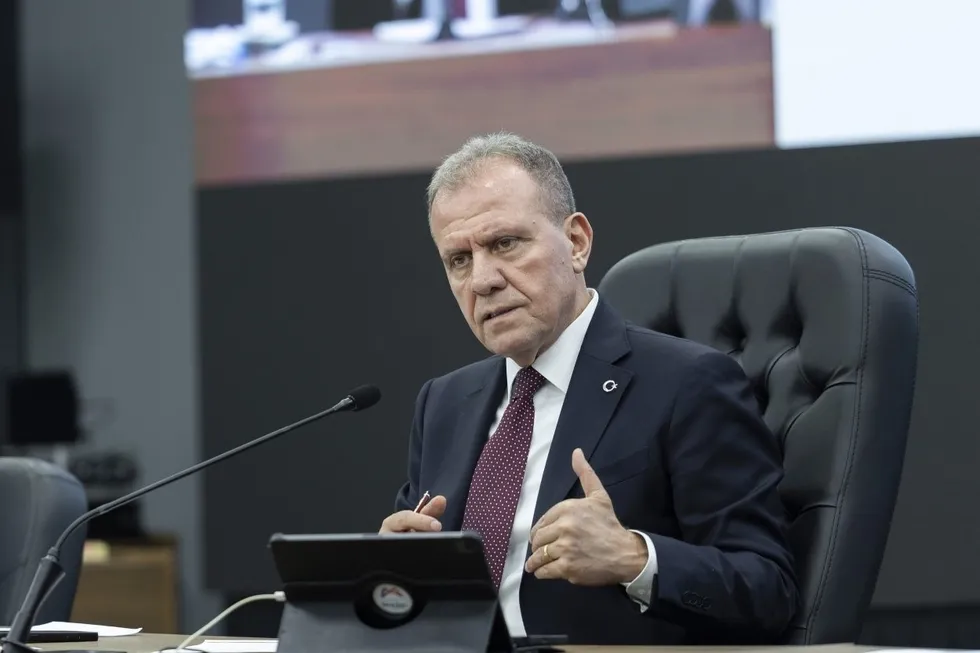 chpde-adaylik-tartismalari-alevlendi-ozelden-imamogluna-kirmizi-kart-mi-1779102471420.jpeg CHP'de adaylık tartışmaları alevlendi! Özel'den İmamoğlu'na kırmızı kart mı? - 3