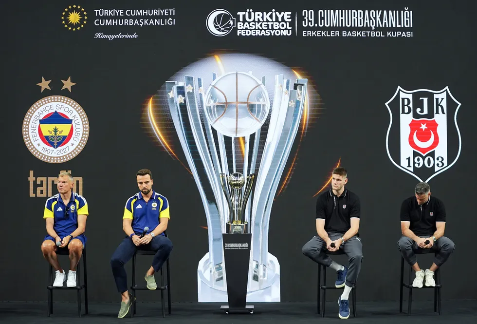 1790090250962.jpg Cumhurbaşkanlığı Kupası'nda dev derbi: Fenerbahçe ve Beşiktaş karşı karşıya - 4
