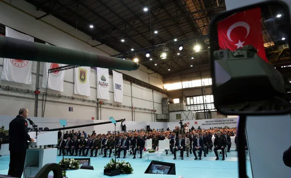 Savunmada gurur günü! Yeni Altay Tankı TSK’ya teslim edildi! Başkan Erdoğan’dan çarpıcı sözler: Üçüncü nesilden öte bir tank